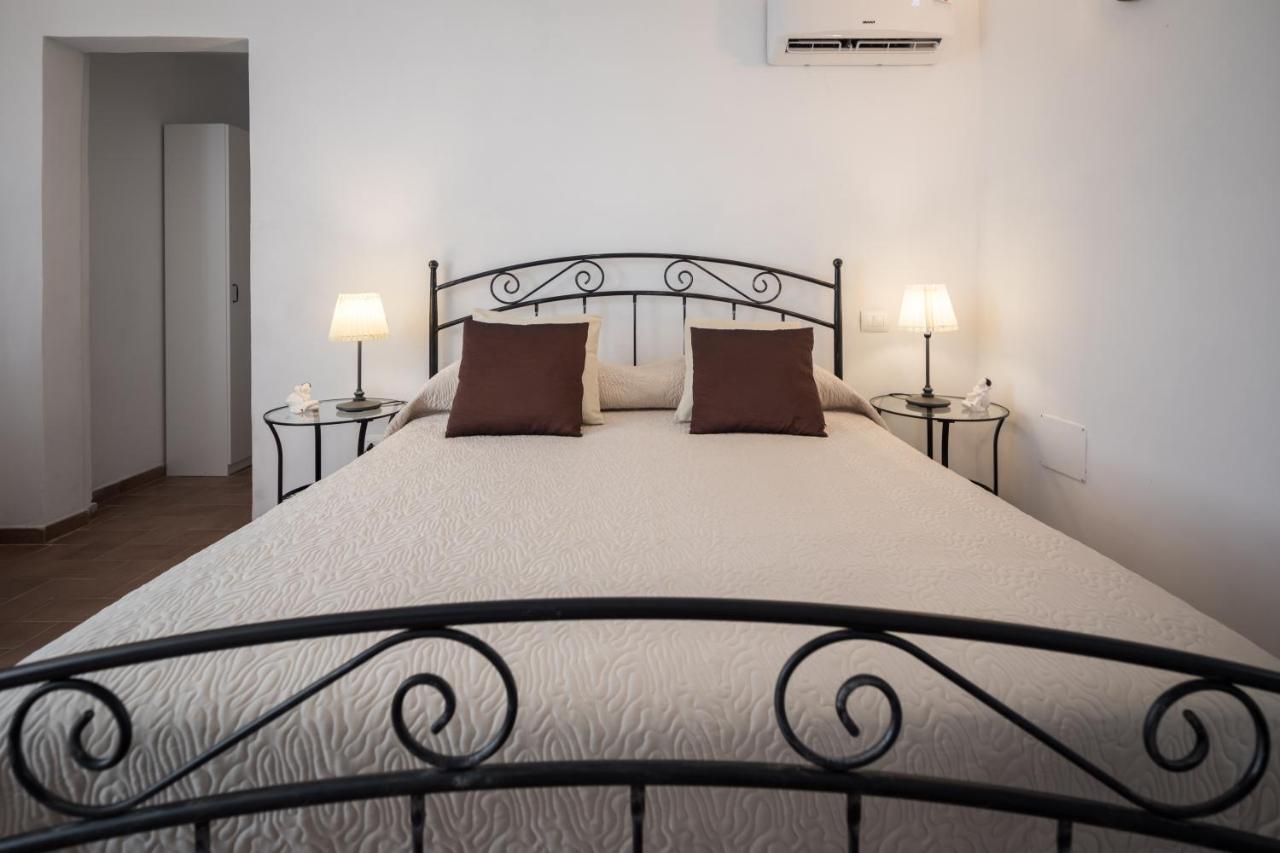 Bed and Breakfast La Crociata Сарцана Экстерьер фото